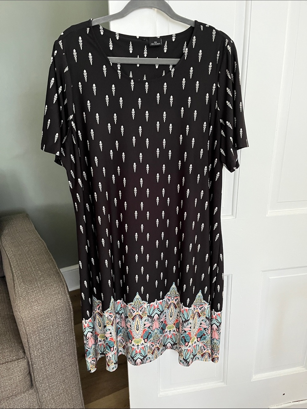 2X Shift Dress Black White Multicolor Print